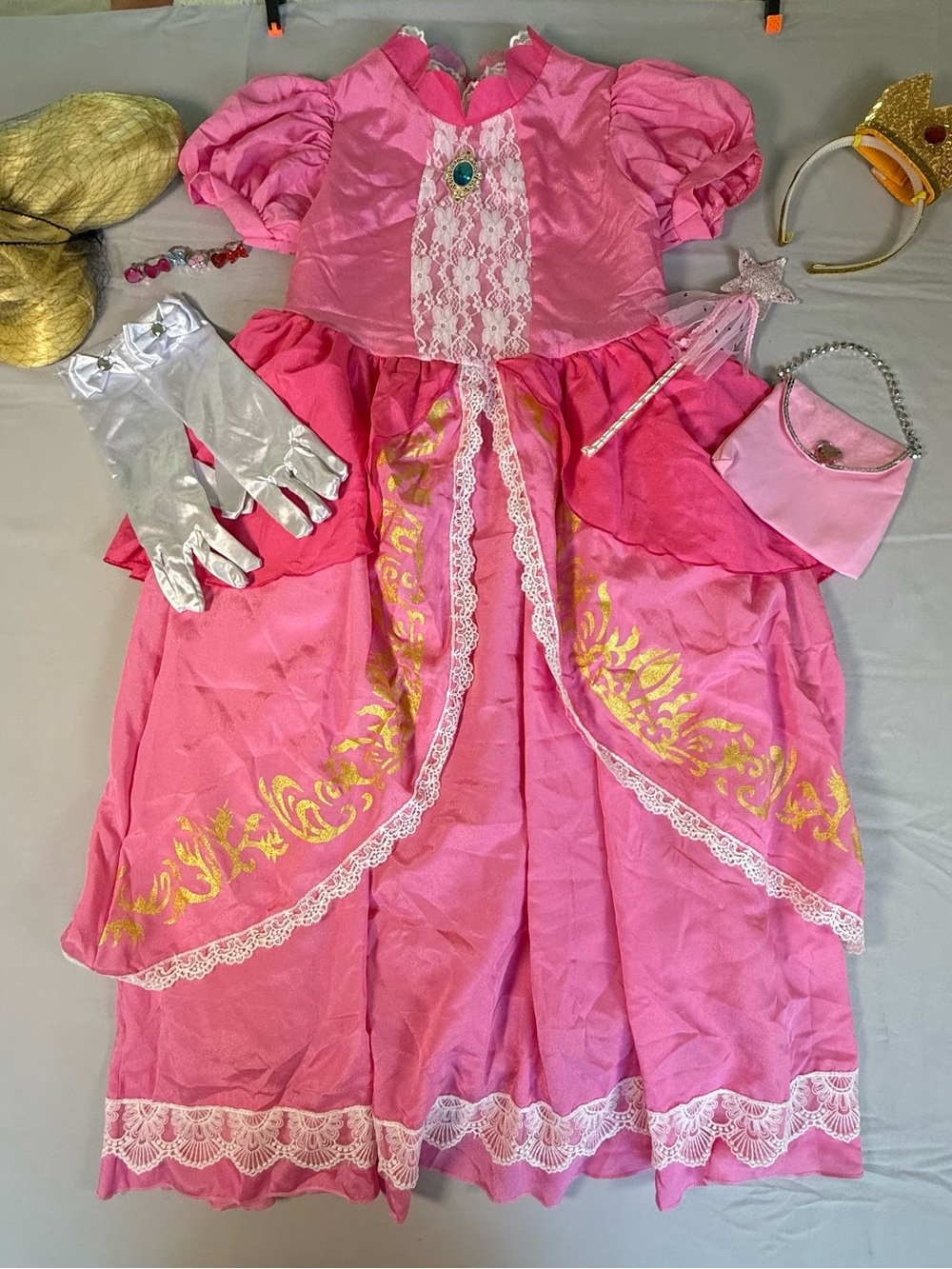 Super Mario princess peach costume with accessories size 10-12